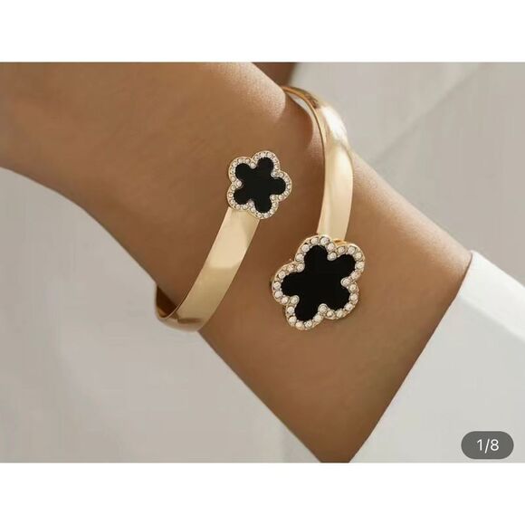 Lucky Flower Geometric Twisted Cuff Bangle - Picture 4 of 4